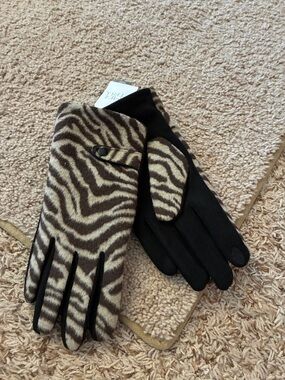 Zebra Print Women's Winter Gloves - Black and Cream
